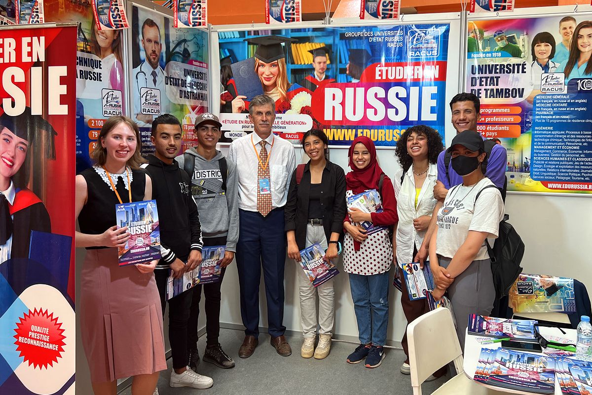 During the tour, an interview was organized on HIT RADIO, the most popular radio among Moroccan youth, and a long-awaited meeting was held with the Association of Parents of Students Studying in Russian Universities through RACUS organization.