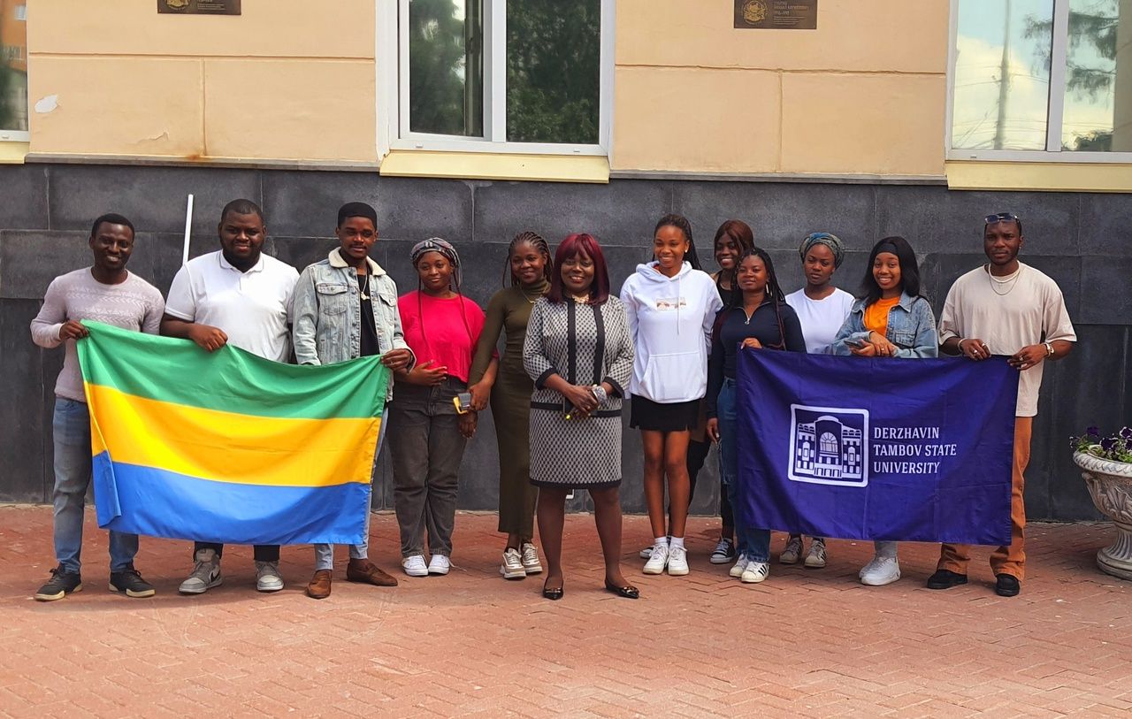 On May 31, 2023, a delegation of representatives of the Embassy of the Gabonese Republic in Russia arrived on a friendly visit at Derzhavin Tambov State University (TSU). The delegation to Tambov included the economic and commercial counselor of the embassy of Gabon in the Russian Federation, Diane-Prisca Baigni Akimova, and the special representative for elections, Mbuissu Billy Arno.