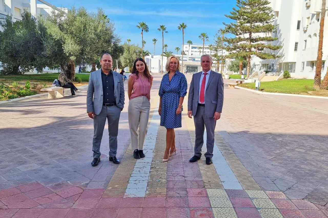 On October 25th, 2022, the General Director of RACUS organization, Avbakar Nutsalov, and the Adviser to the Rector for International Affairs of Tambov State University (Tambov, Russia), Tatiana Osadchaya, met with the administration of the Medical Faculty of the University of Monastir (Monastir, Tunisia). The Russian delegation was warmly and cordially welcomed by the Director of the Medical Faculty, Charfeddine Amri, who gave them a tour around the university and spoke about the technical equipment, specifics of working in the University and the humane ideas that the Medical Faculty promotes.